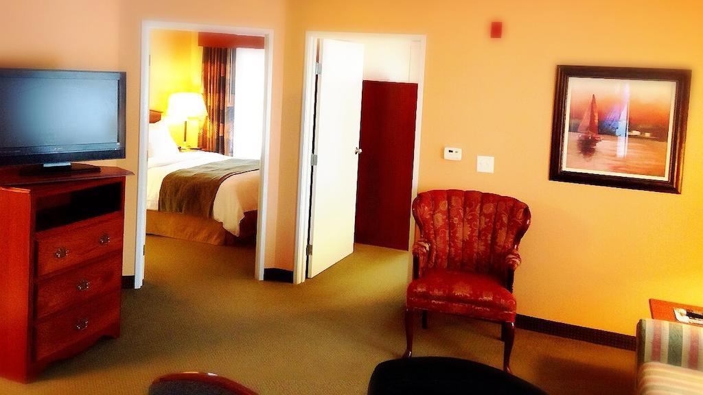Grandstay Hotel & Suites Downtown Sheboygan Δωμάτιο φωτογραφία