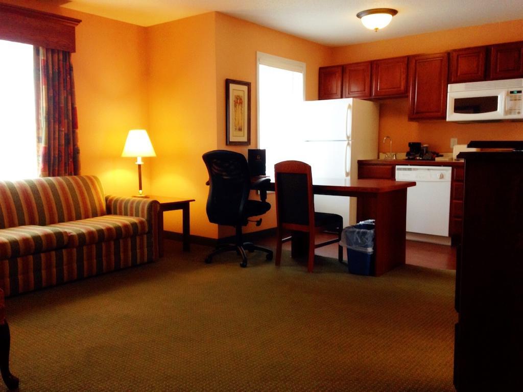 Grandstay Hotel & Suites Downtown Sheboygan Δωμάτιο φωτογραφία