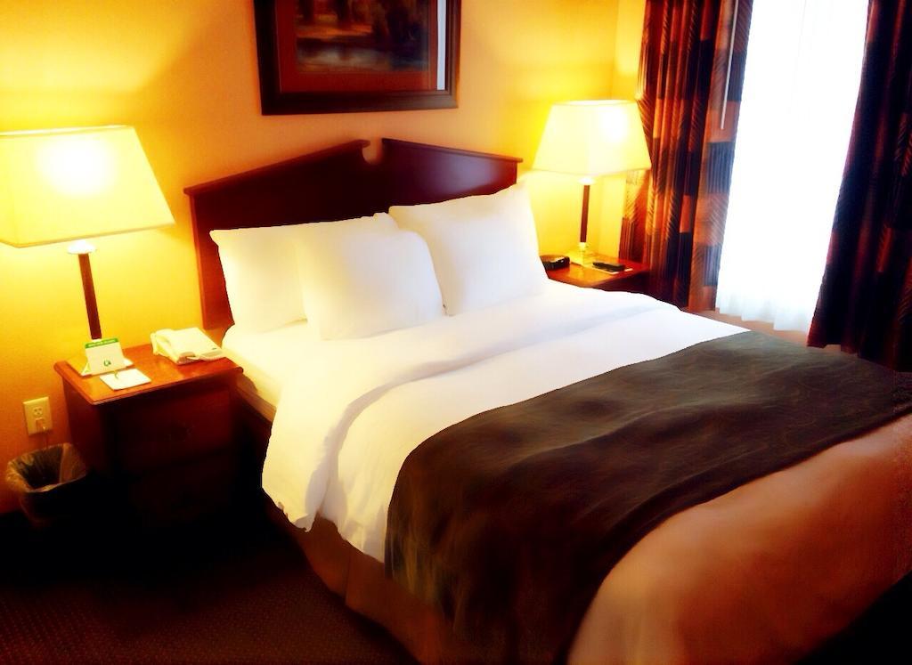 Grandstay Hotel & Suites Downtown Sheboygan Δωμάτιο φωτογραφία