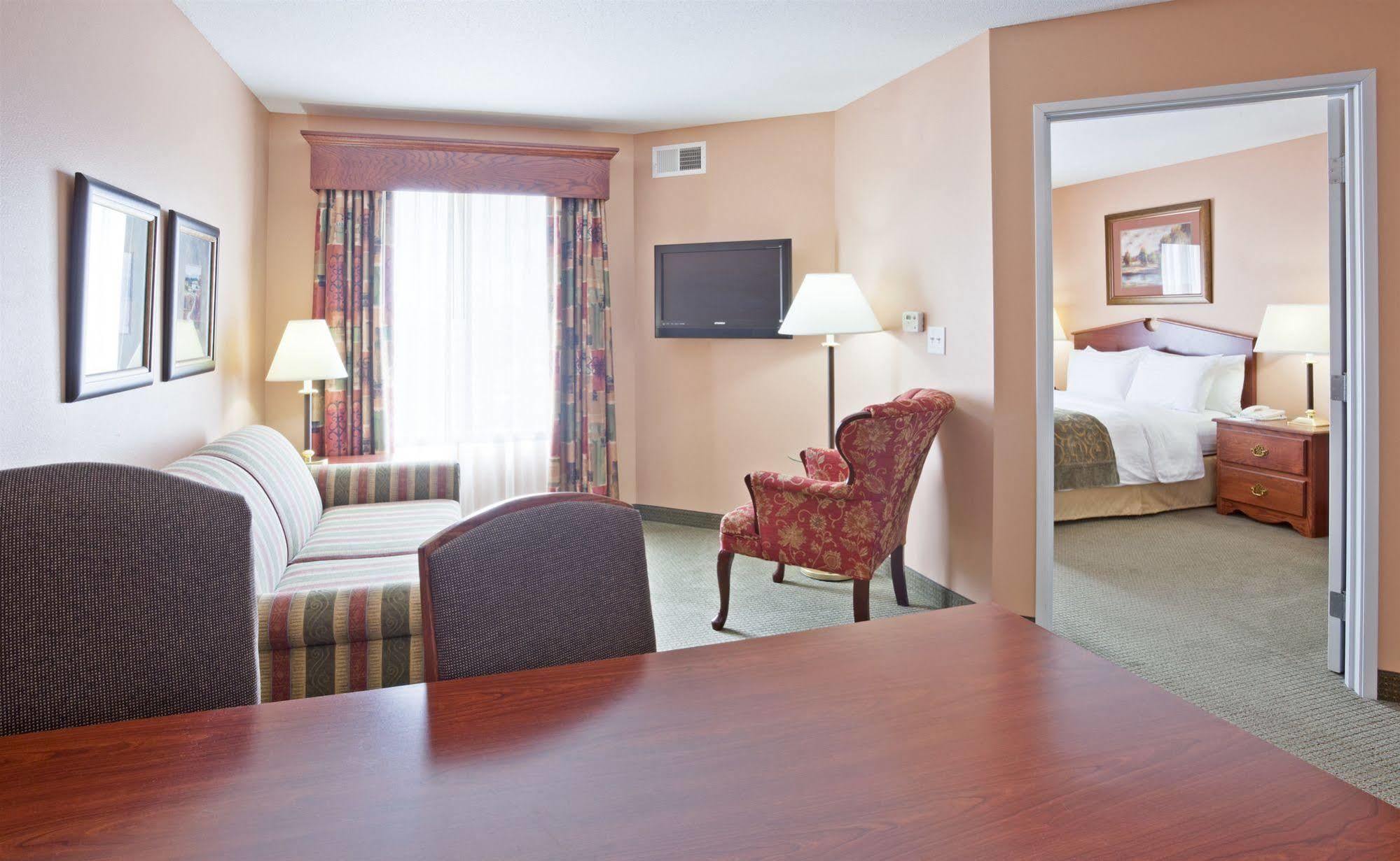Grandstay Hotel & Suites Downtown Sheboygan Εξωτερικό φωτογραφία
